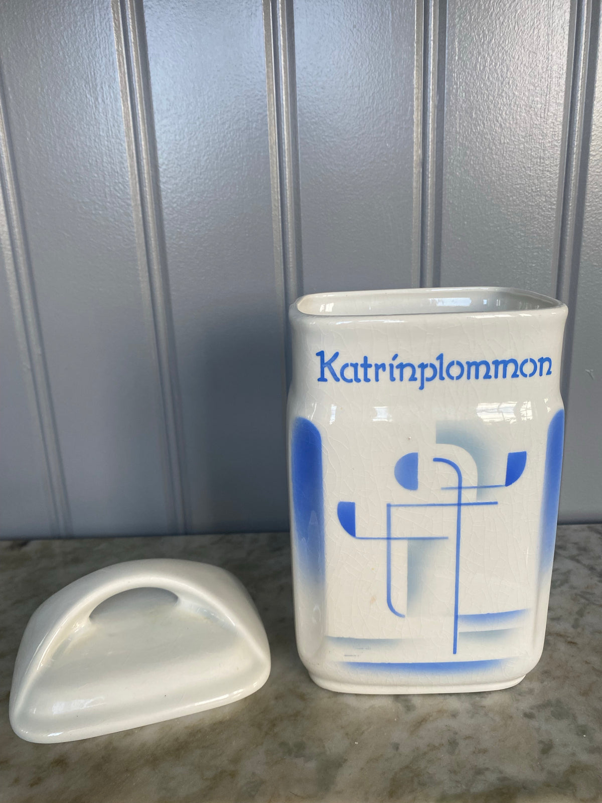 Blåvit porslinsburk ~ KATRINPLOMMON
