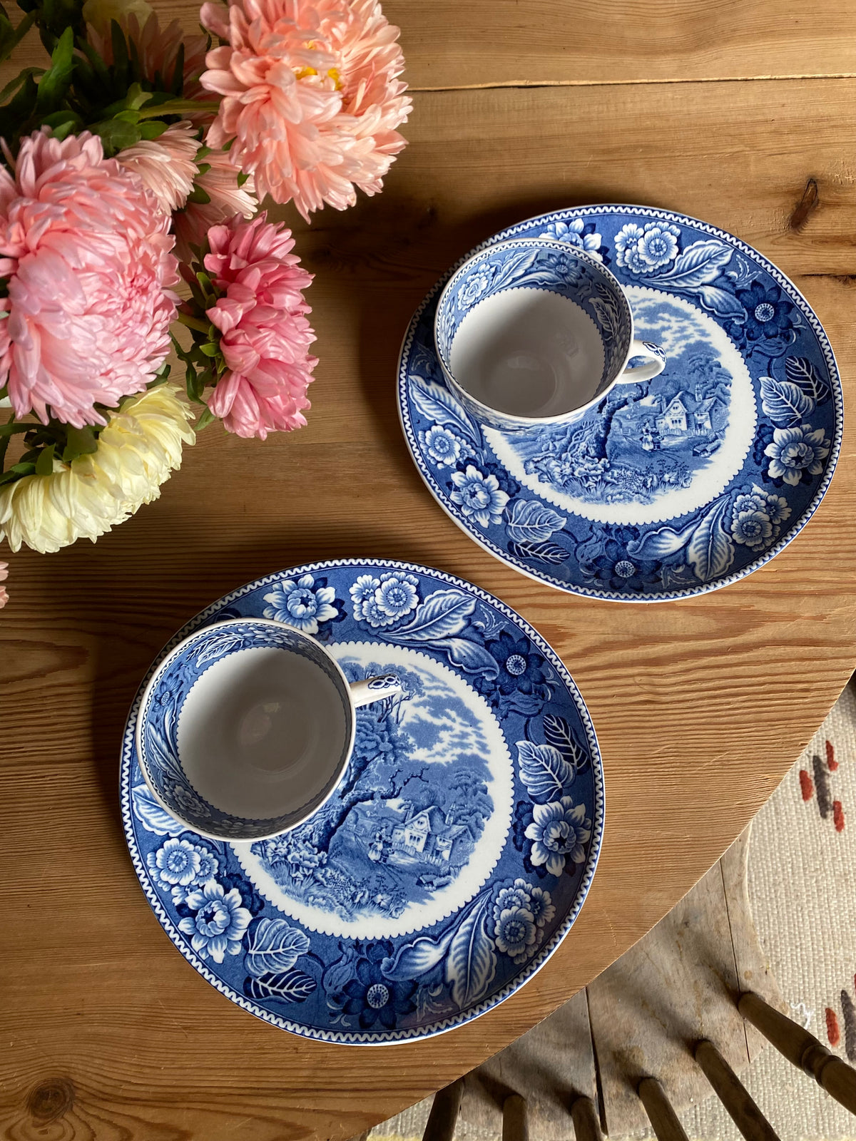 Frukostset med kaffekopp och smörgåsfat ~ Wood & Sons