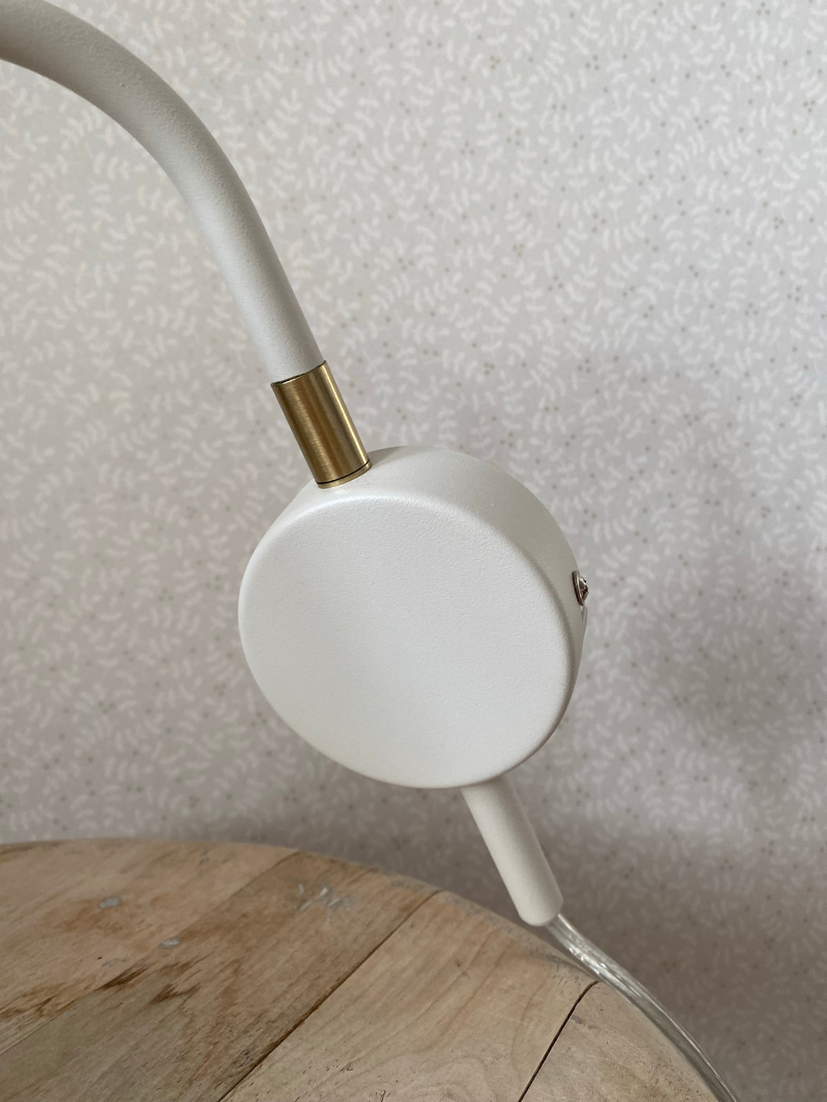Vit vägglampa