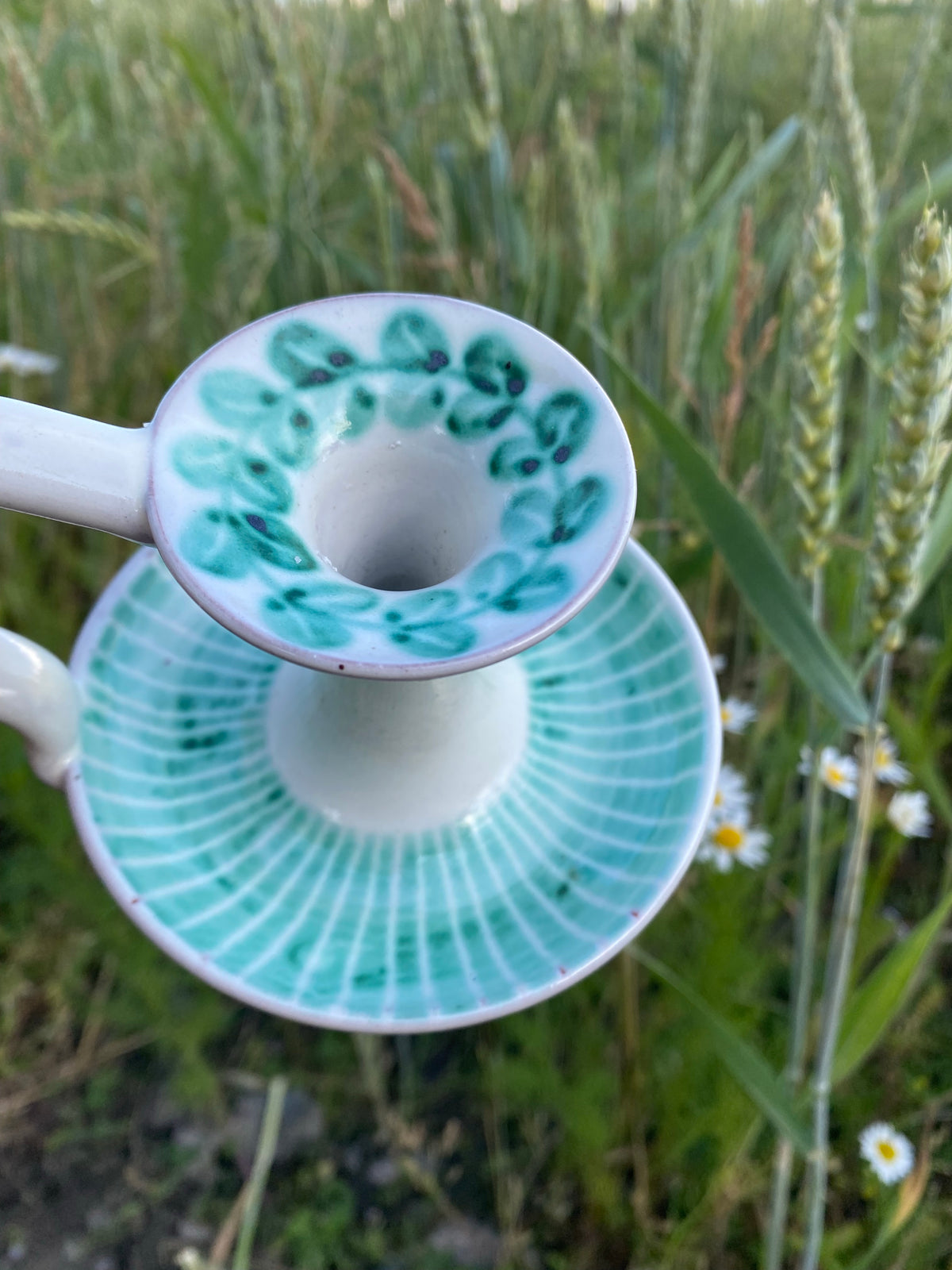 Ljusstake med handtag i keramik