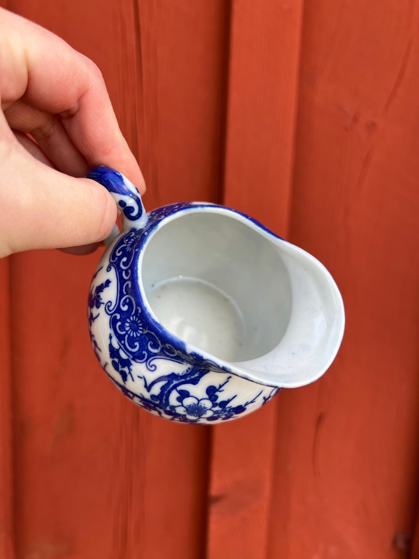 Liten mjölkkanna i blåvitt