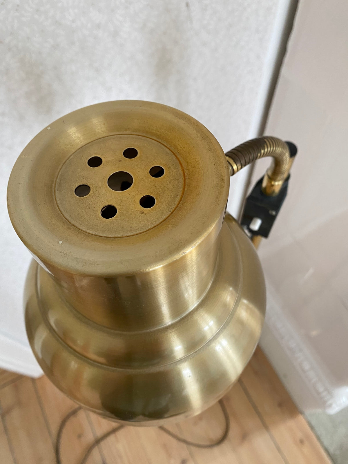 Golvlampa i mässing