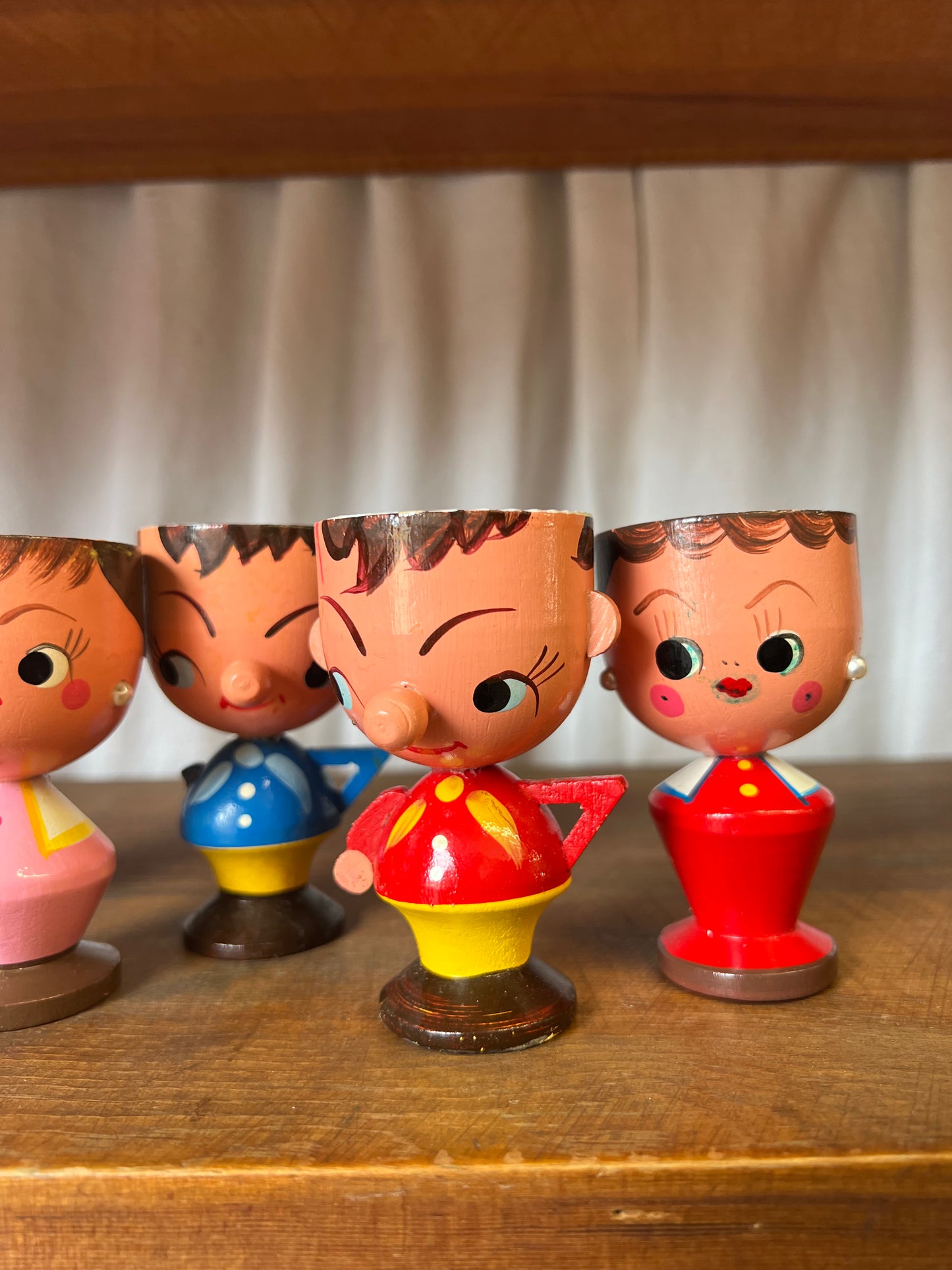 Äggkoppar träfigurer troligt 50-tal, 5st