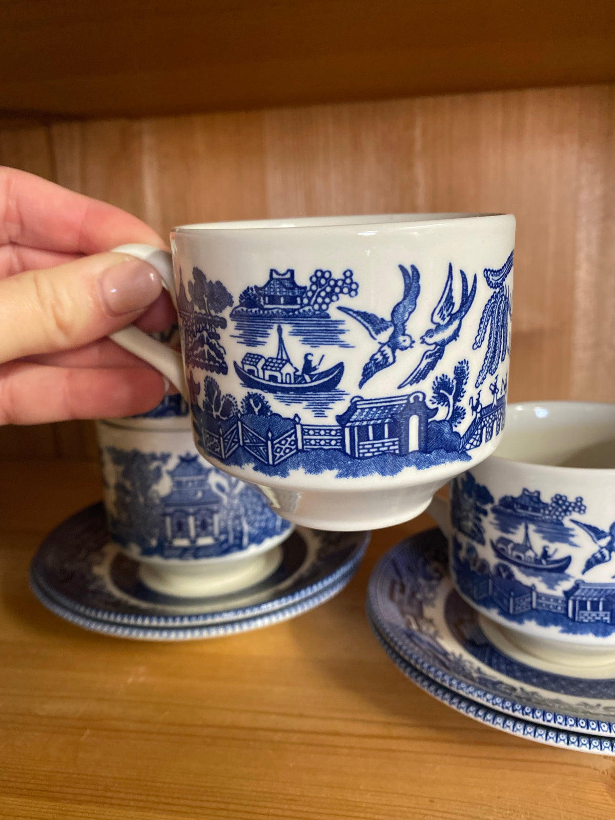 Fyra kaffekoppar med fat - Churchill England