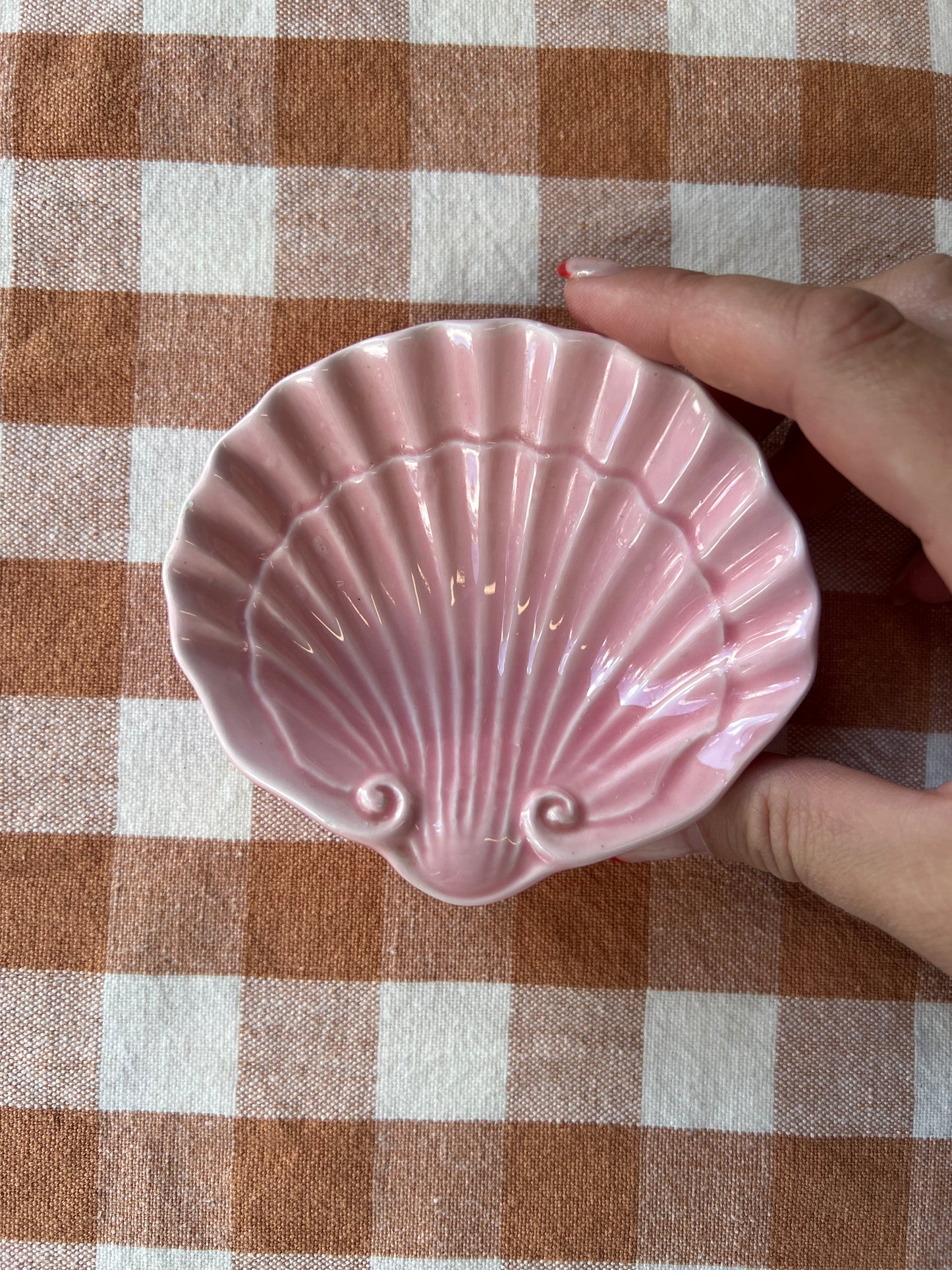 Snäckfat i porslin, rosa