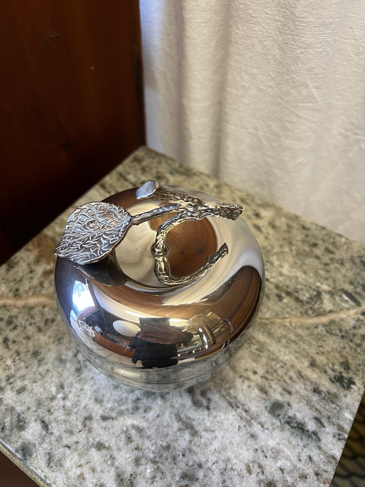 Putsad skål i nysilver - äpplet