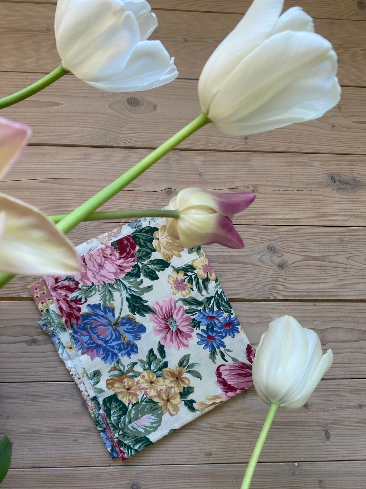 Blommigt tyg - blommor
