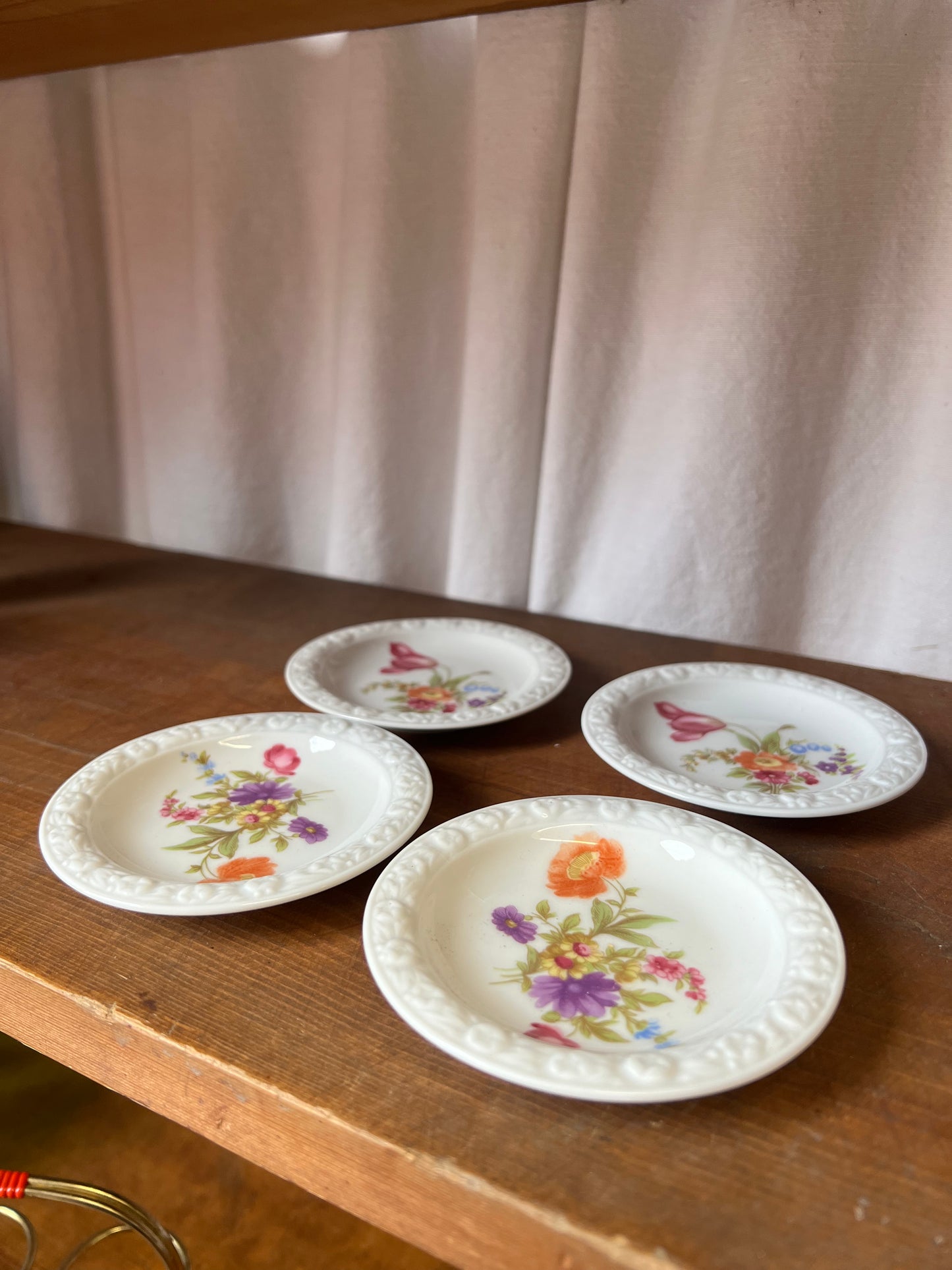 Små fat till tepåsen med blomster, 4st