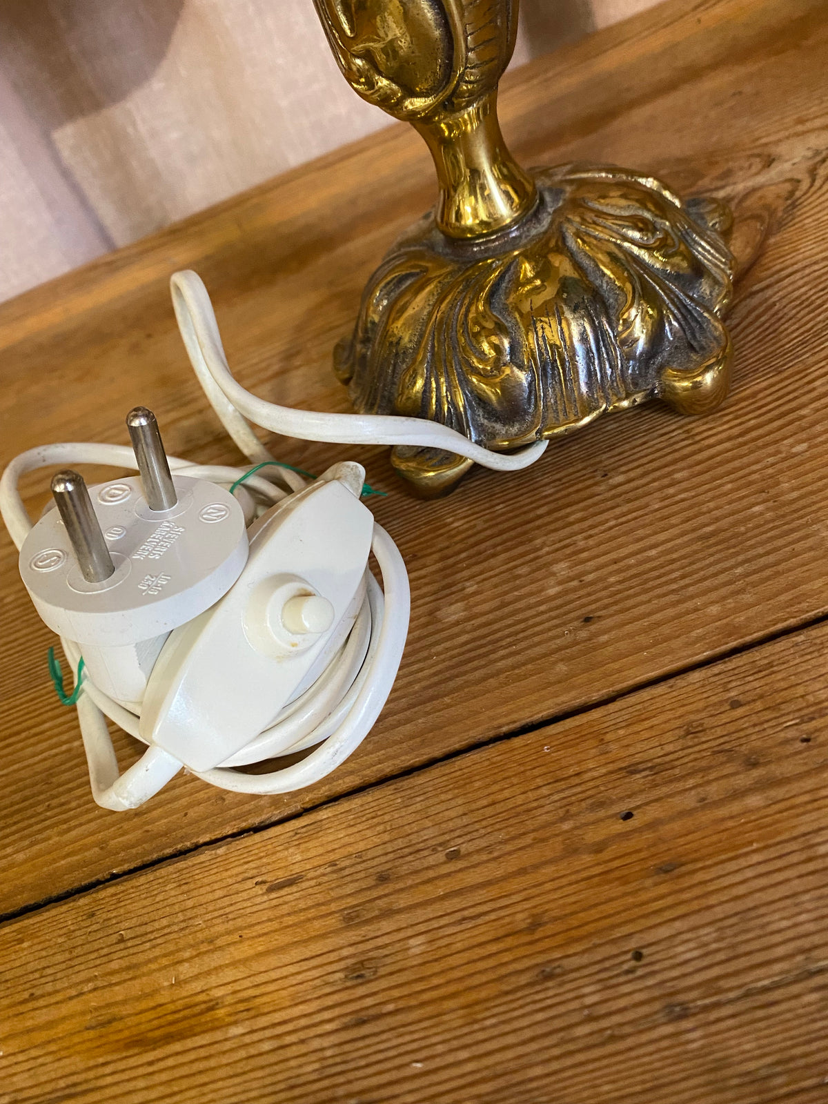 Bordslampa i mässing