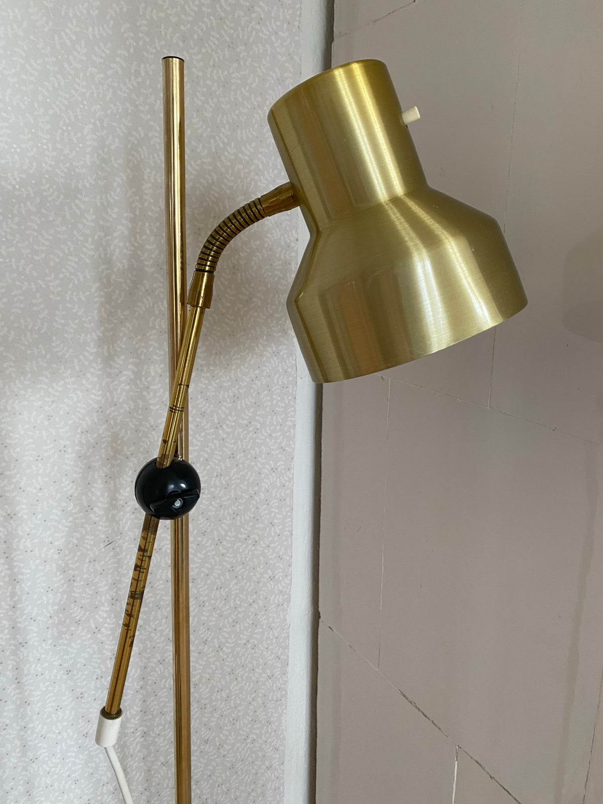 Mässingsgolvlampa