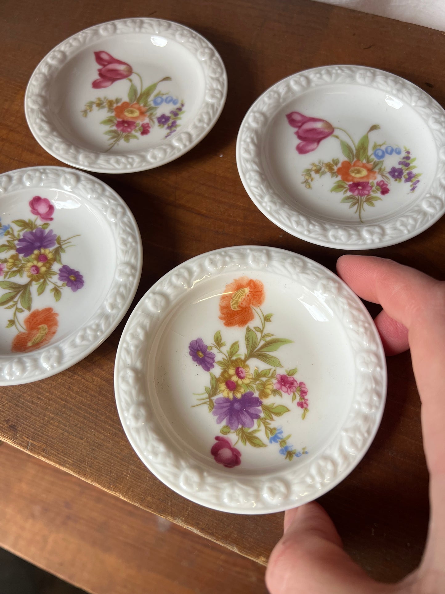 Små fat till tepåsen med blomster, 4st