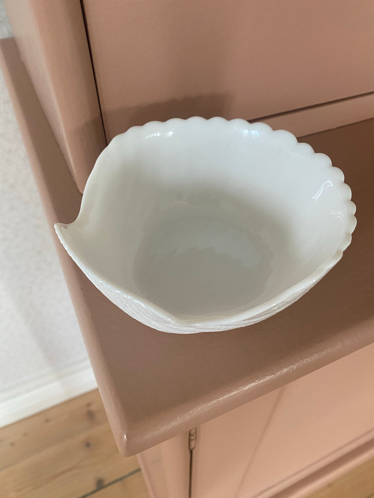 Snäckskål i vitt porslin
