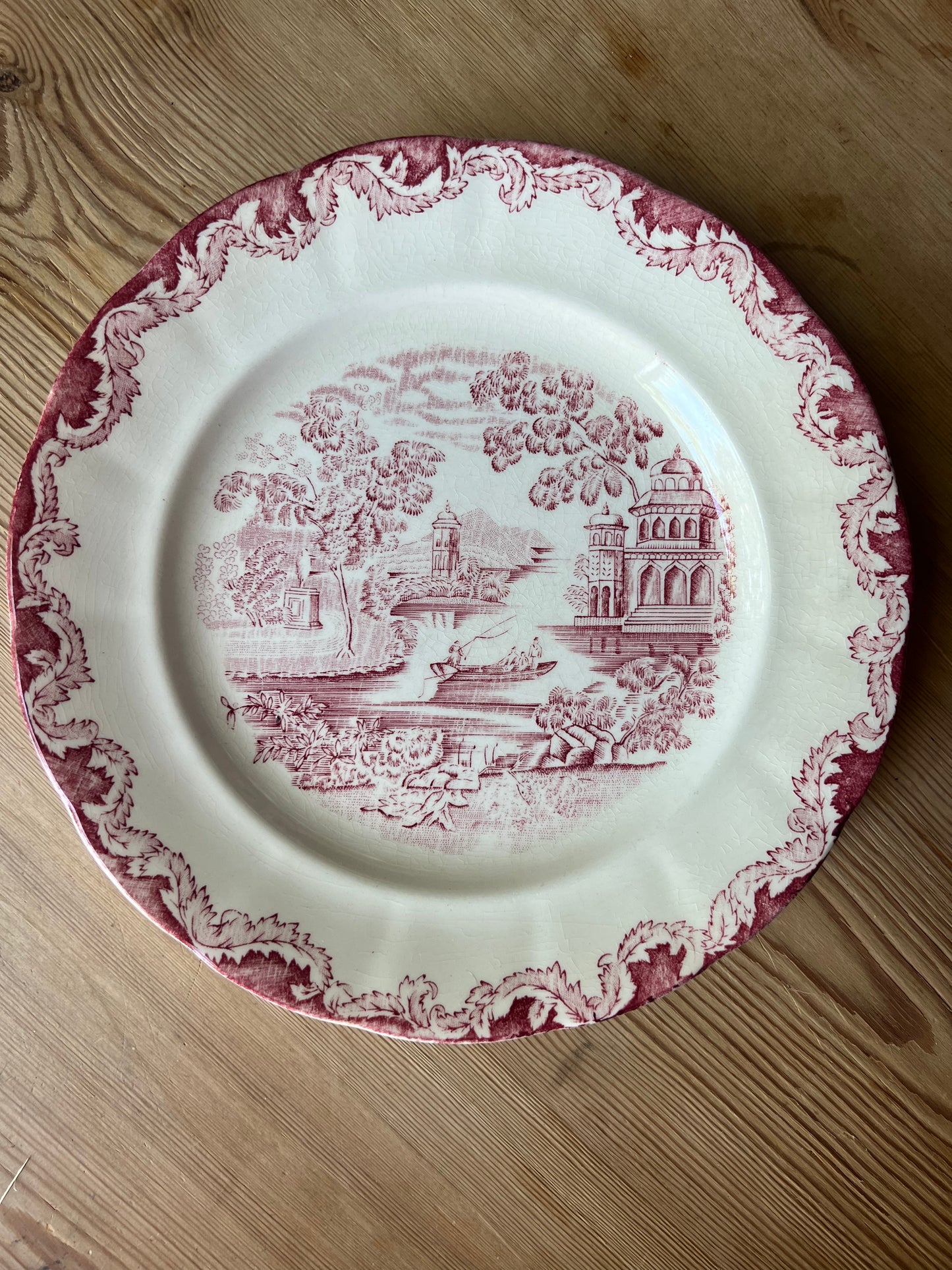 Rödvit flat tallrik - Bengali Rörstrand