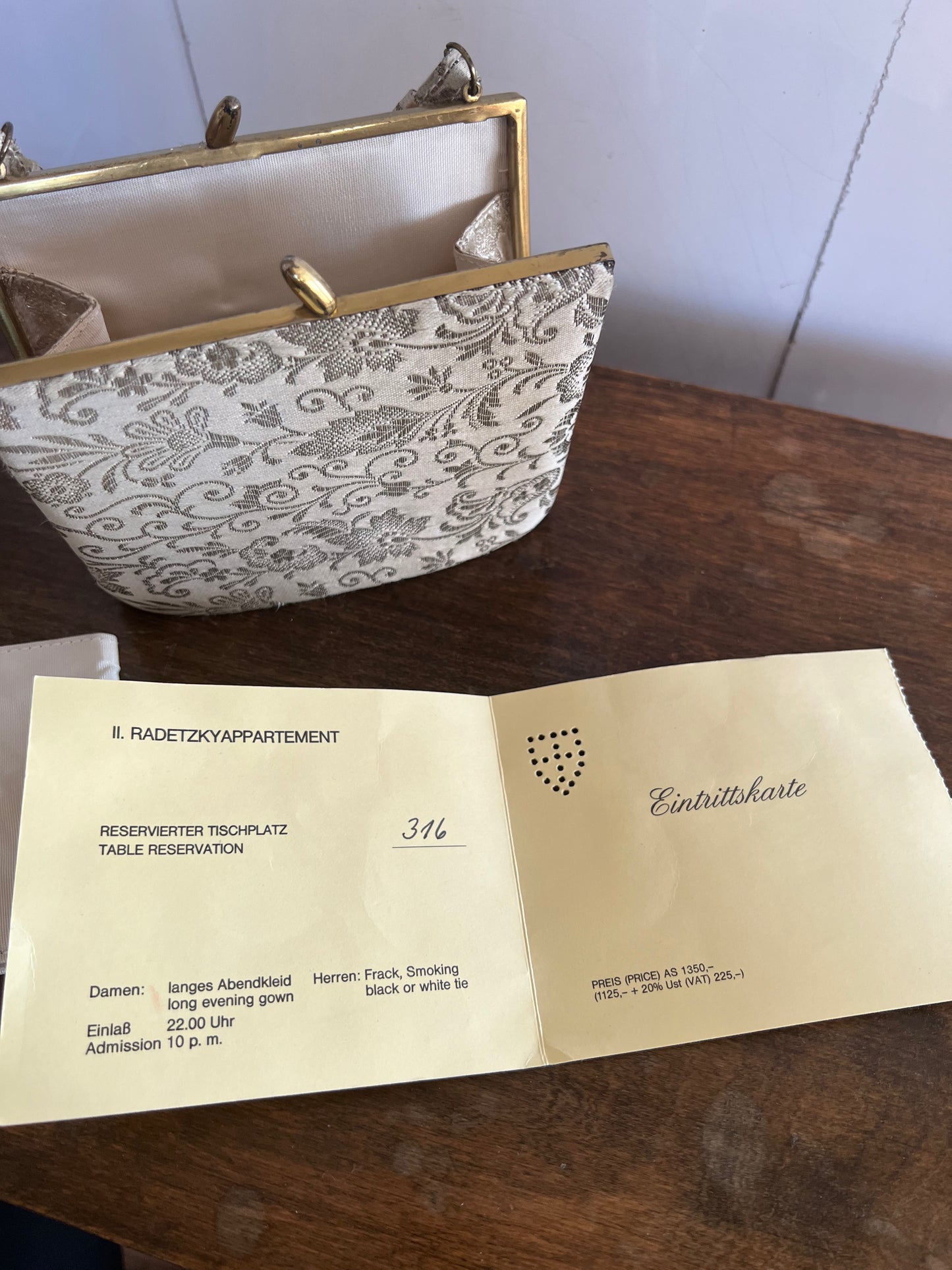 Jul/nyårsväska från nyårsbal i Wien