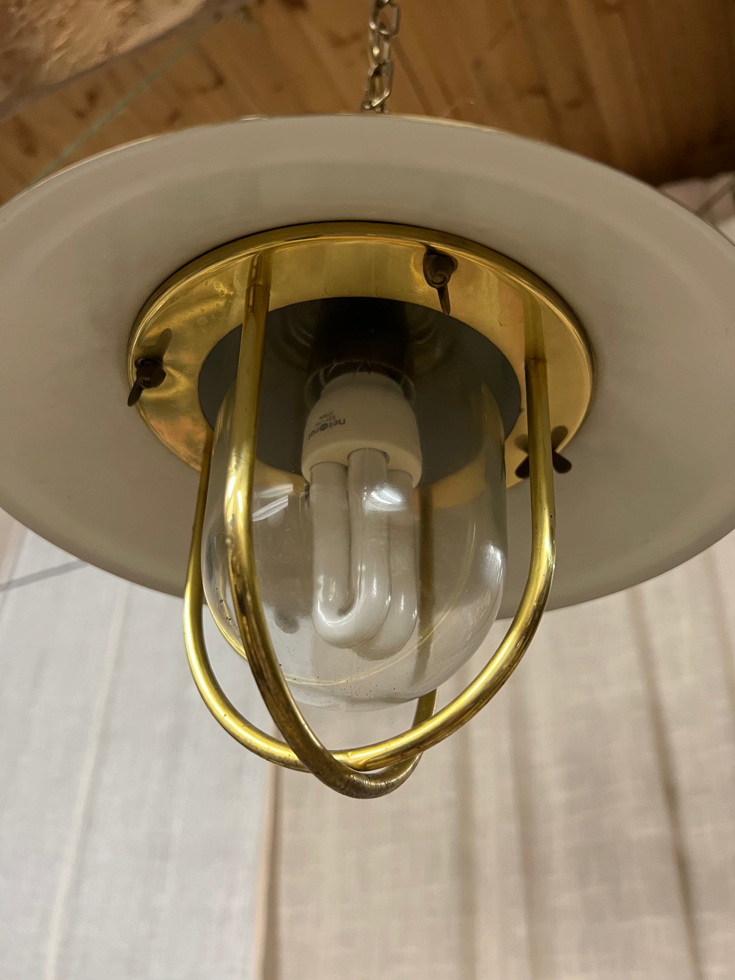 Taklampa i mässing