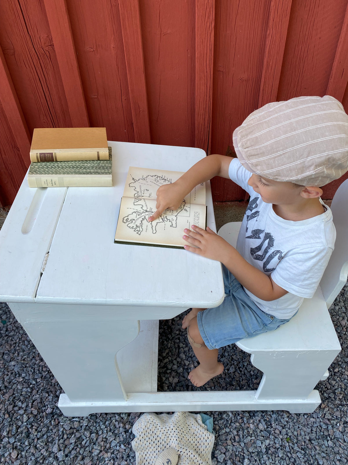 Finaste skolbänken med rundad rygg