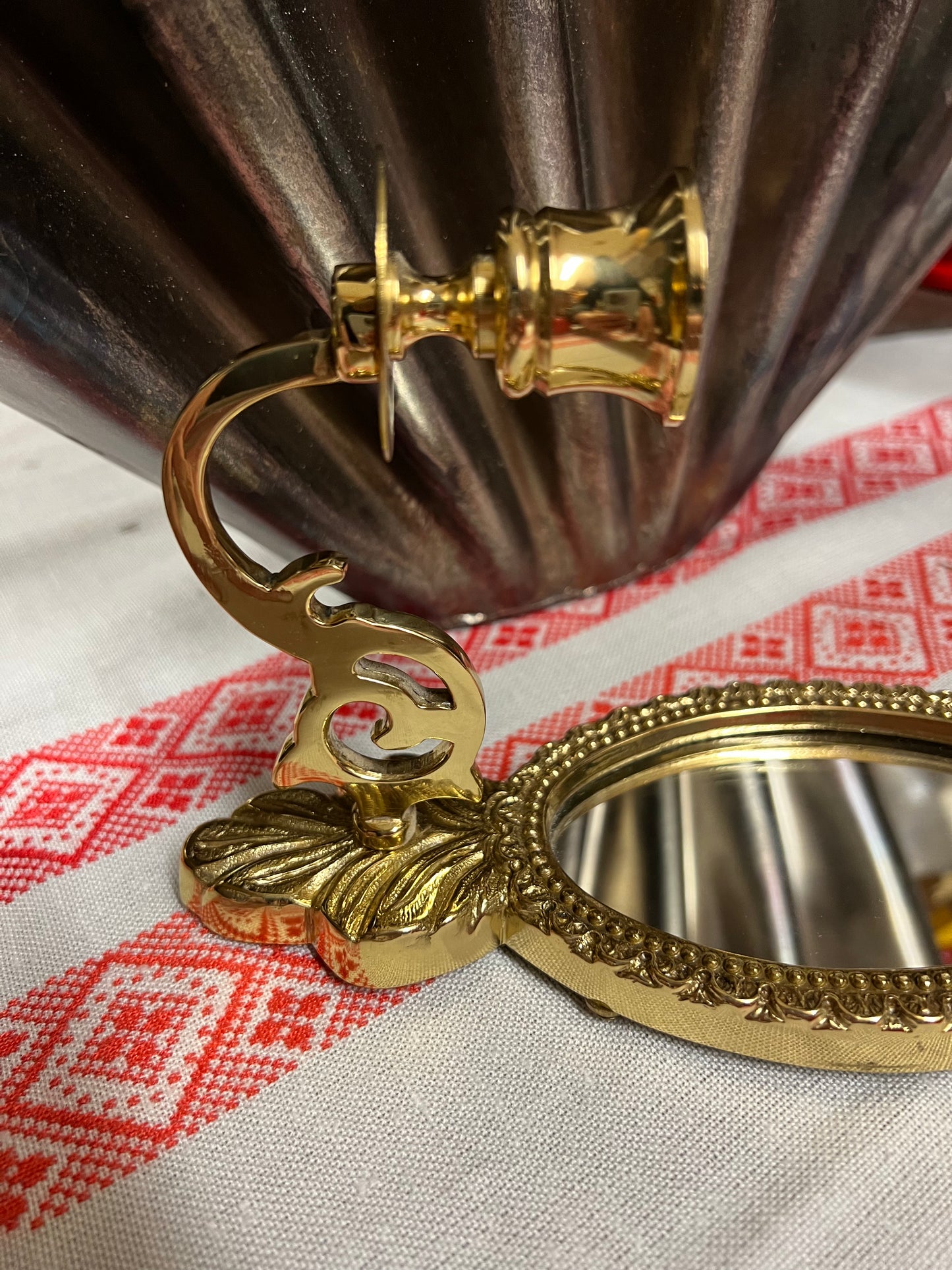 Vackraste väggljusstaken med spegel i mässing
