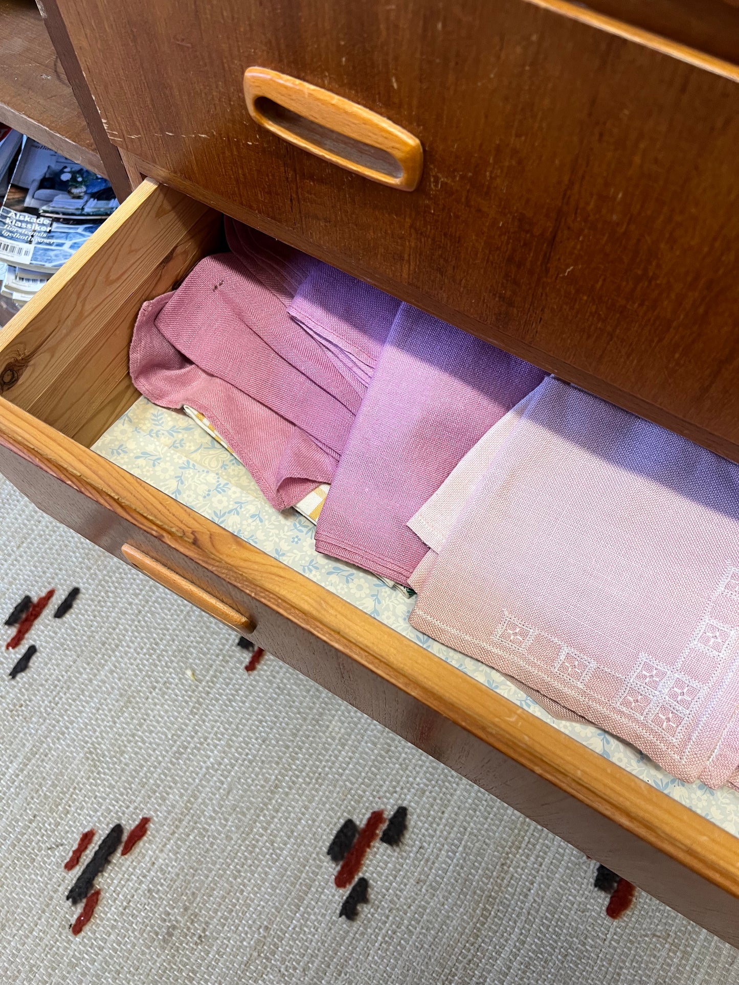 Byrå i teak