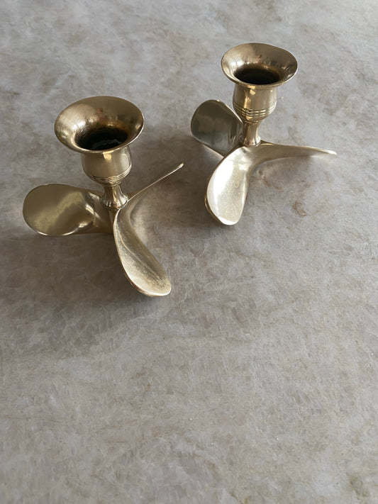 Paret mässingsljusstakar - propeller