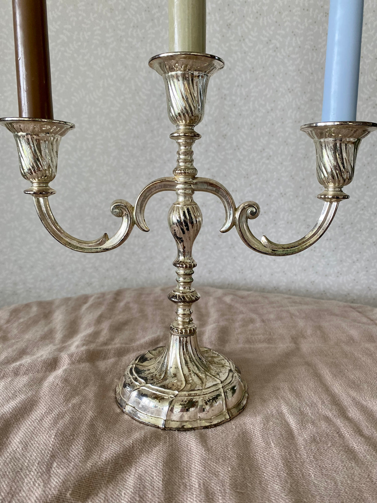 Trearmad ljusstake i silver