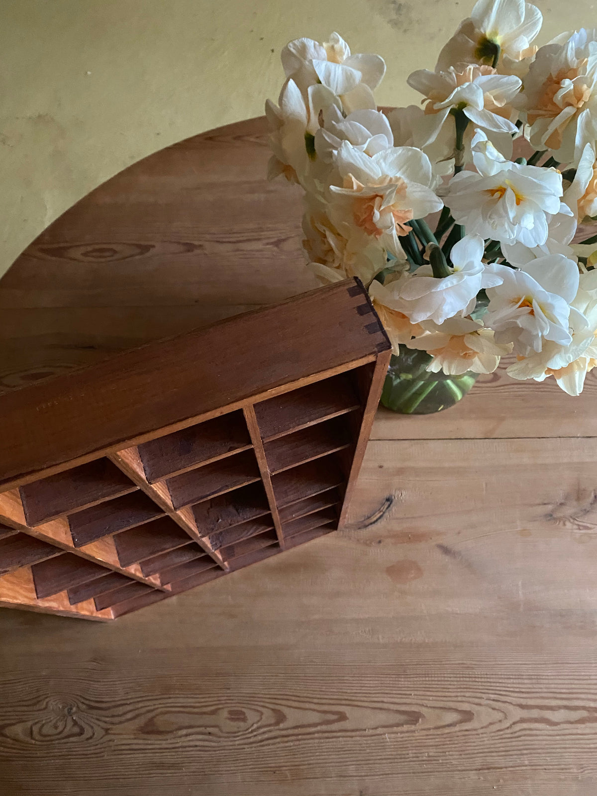 Vackert kast - vägghylla