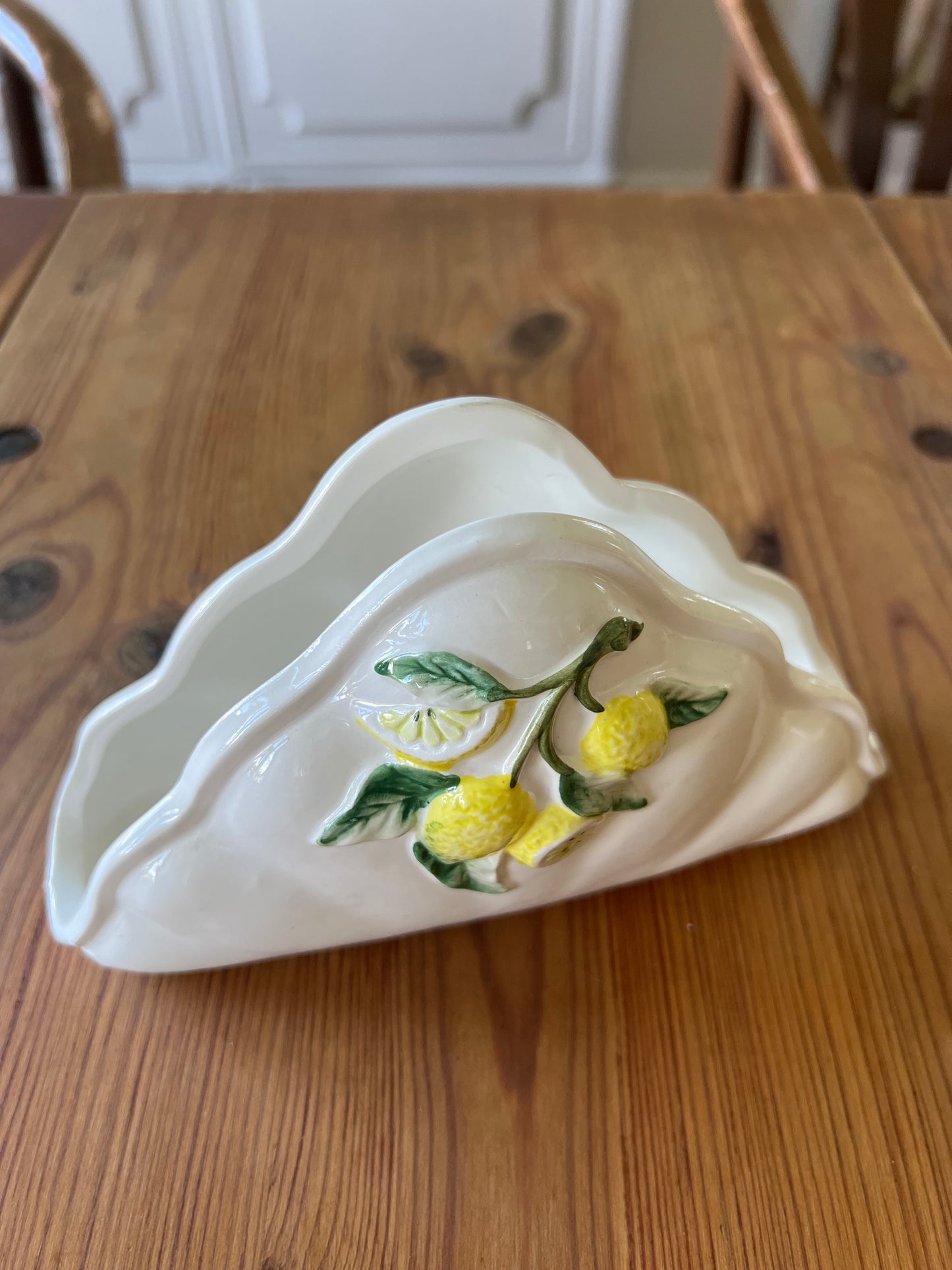 Servetthållare i porslin med citron