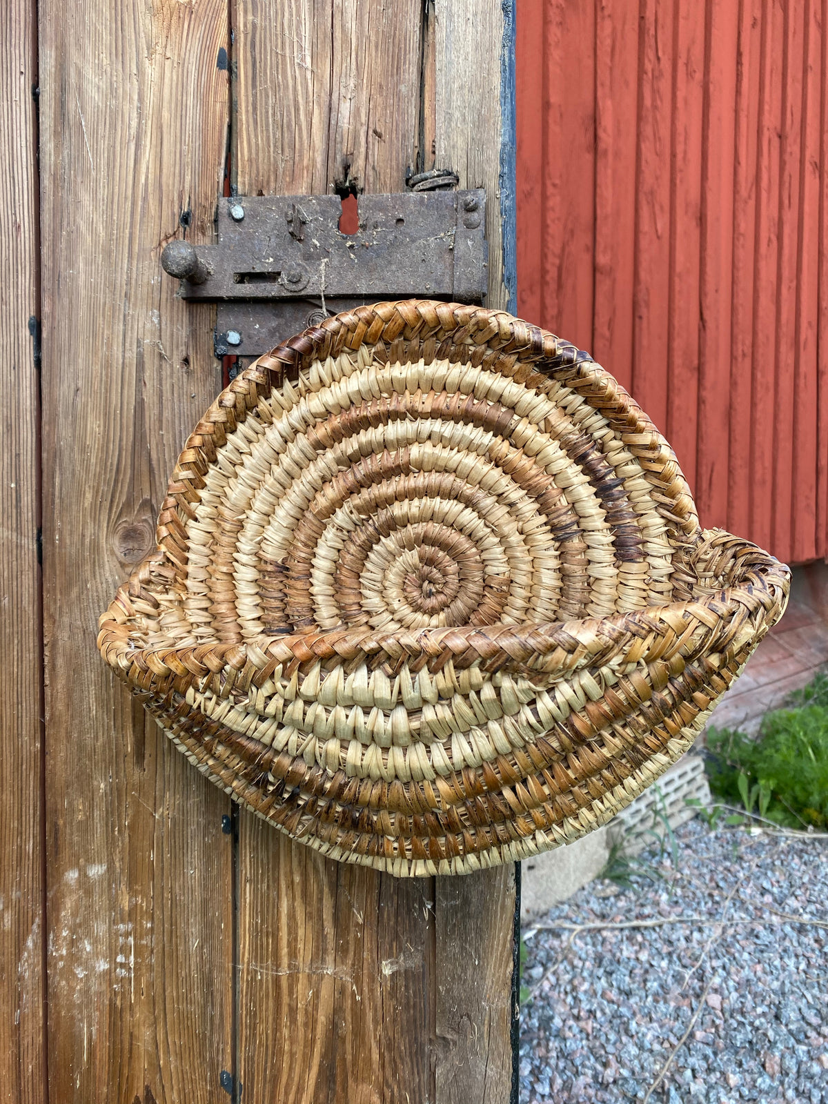Finaste väggförvaringen i korgrotting
