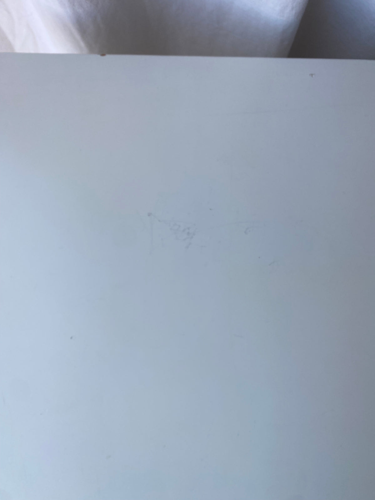 Gediget skrivbord vit och svartmålat