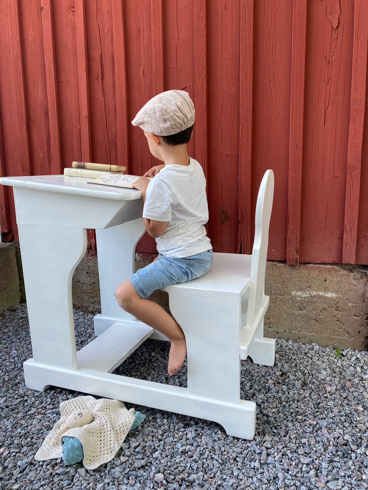 Finaste skolbänken med rundad rygg