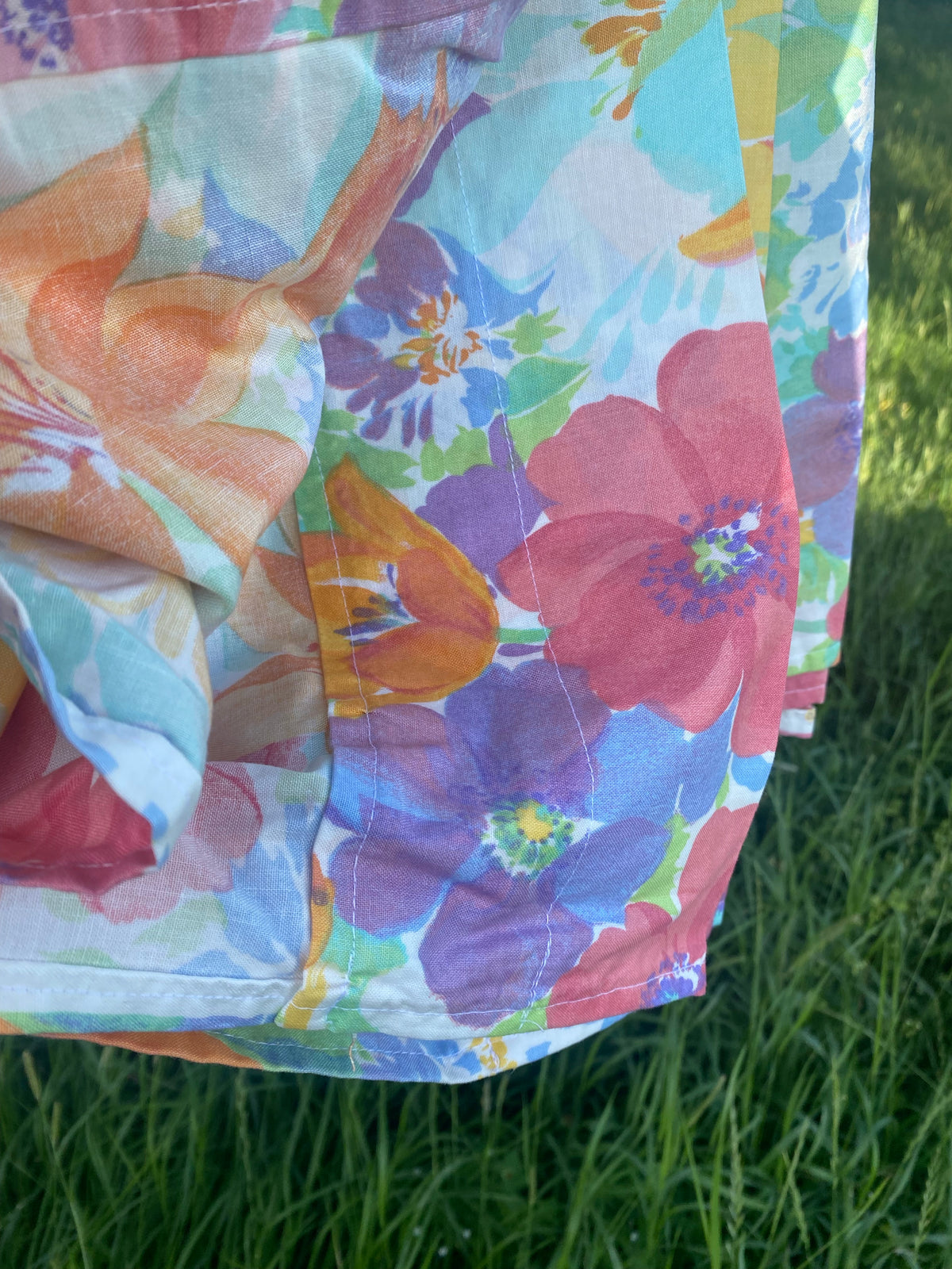 Blommigt tyg / gardinlängder i finaste färger