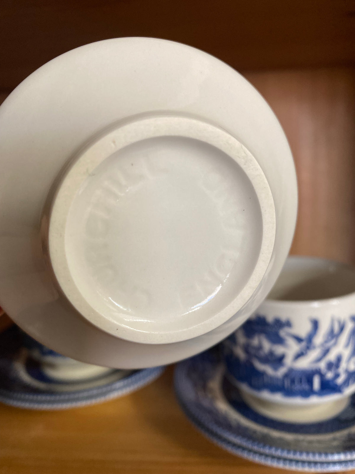 Fyra kaffekoppar med fat - Churchill England