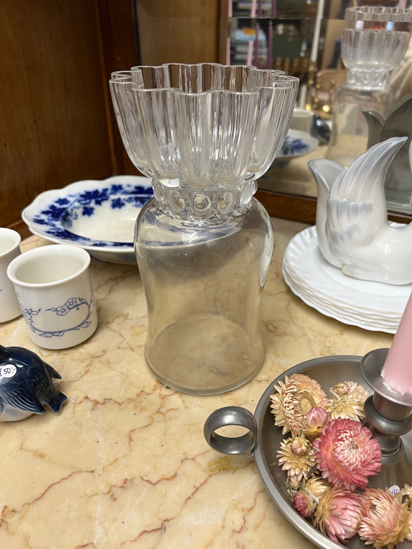 Vacker stor glasvas med vågad kant - Bukett Kosta Boda