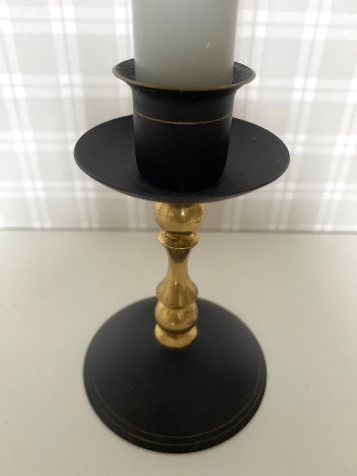 Mattsvart ljusstake med mässing