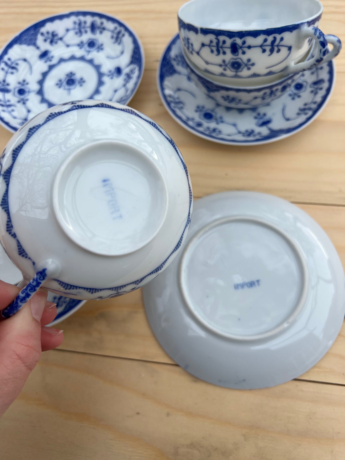Blåvita kaffekoppar med fat, 4st