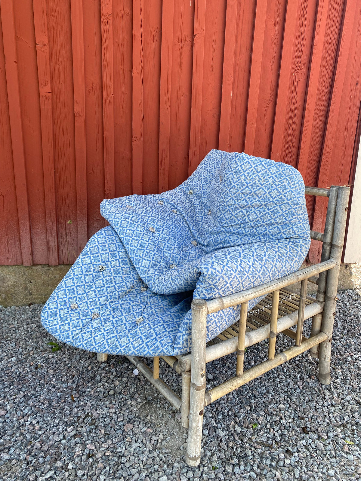 Originalmadrass i klassiska bolstermönstret i blåvitt