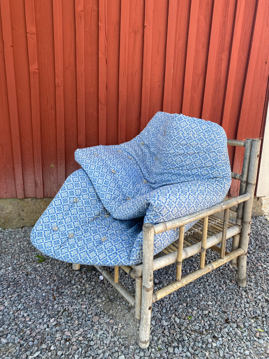 Originalmadrass i klassiska bolstermönstret i blåvitt