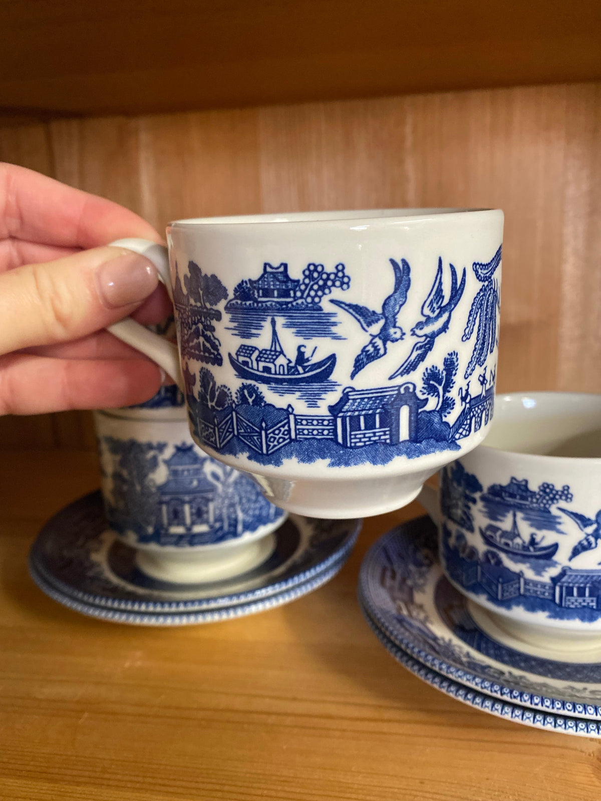 Fyra kaffekoppar med fat - Churchill England