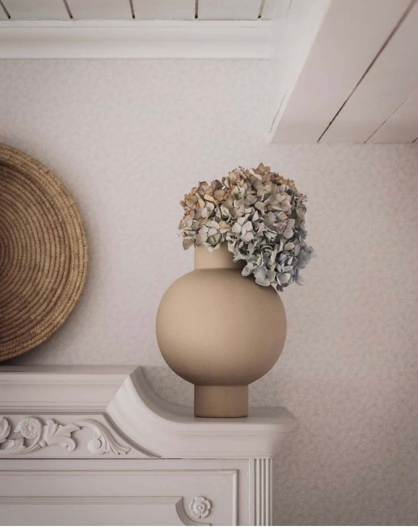 Beige vas i finaste form