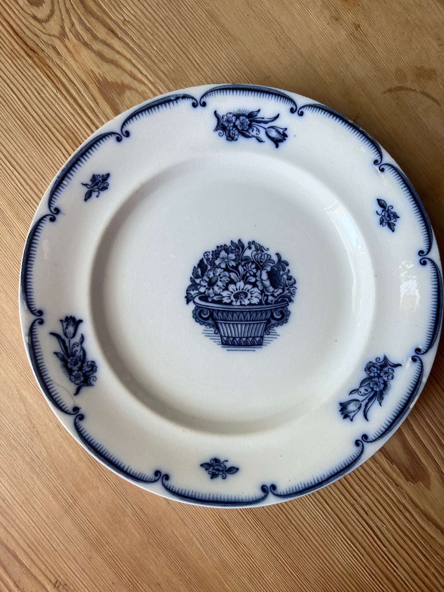 Blåvit tallrik blomsterkorg - Gustafsberg GEFION
