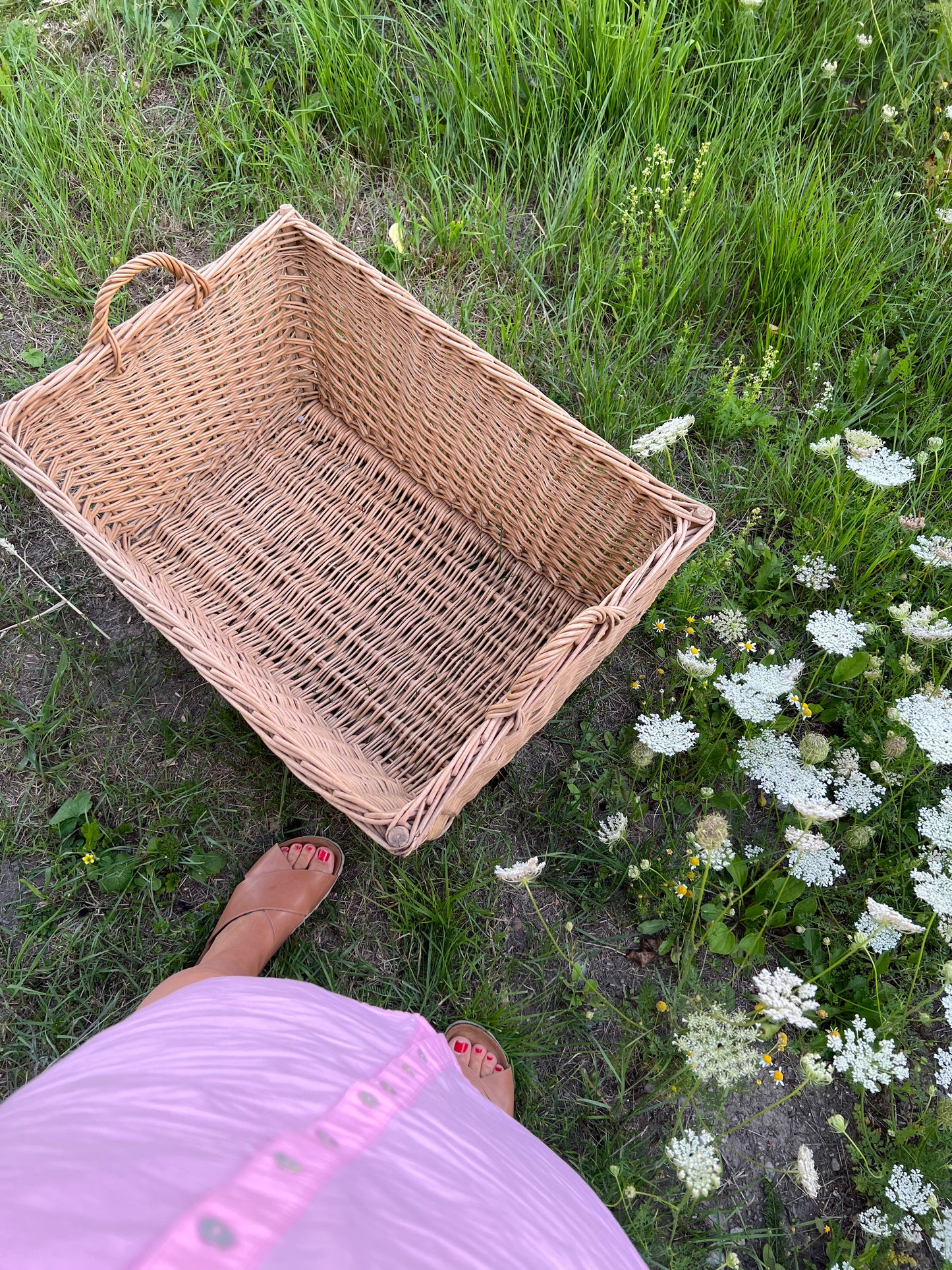 Stor korg med handtag