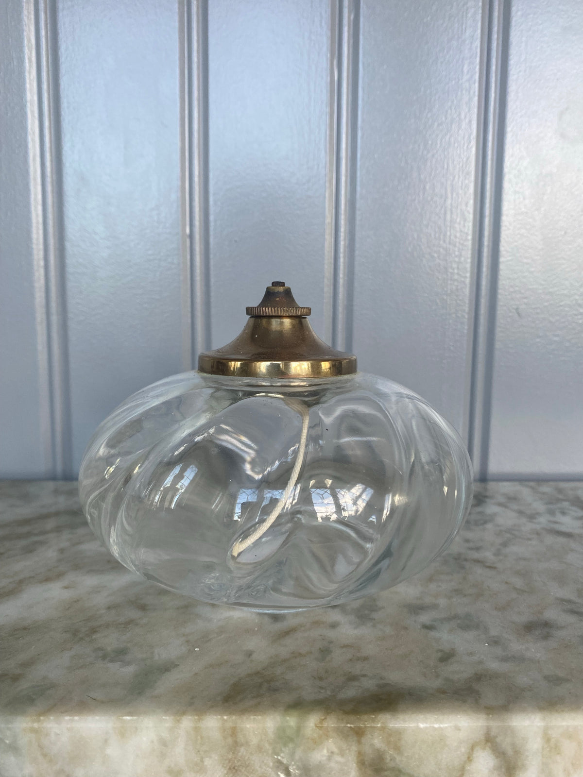 Oljelampa i glas med mässing