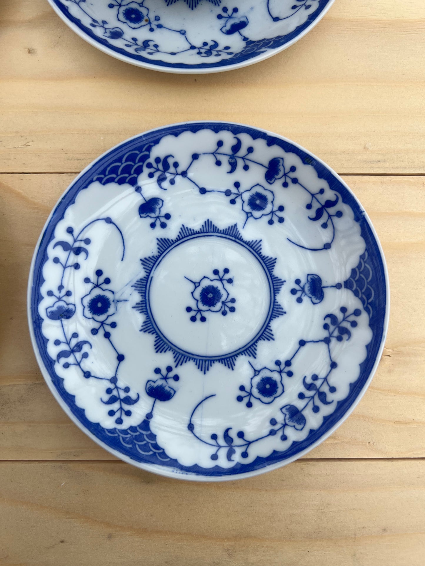 Blåvita kaffekoppar med fat, 4st