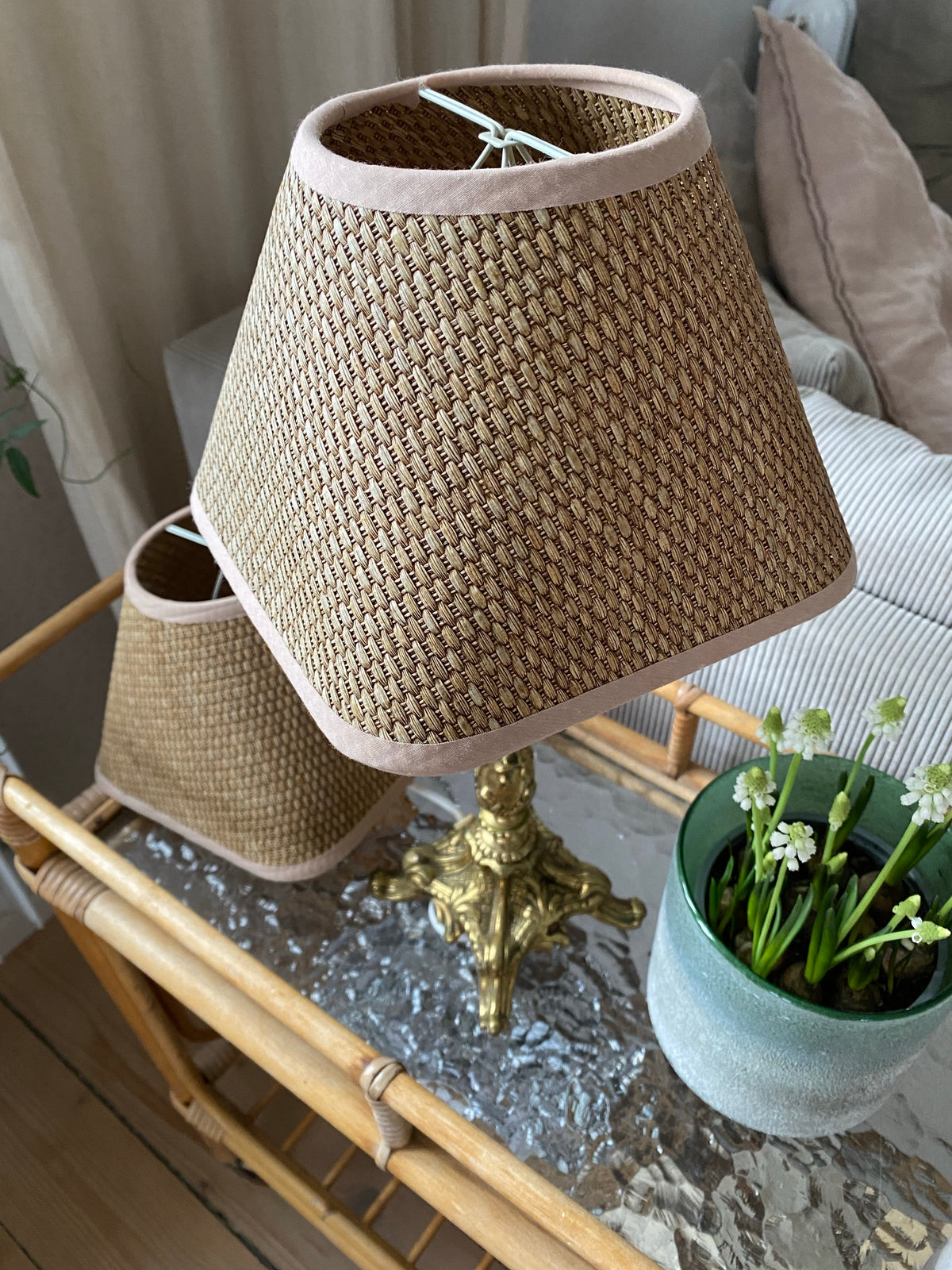 Två bedårande lampskärmar