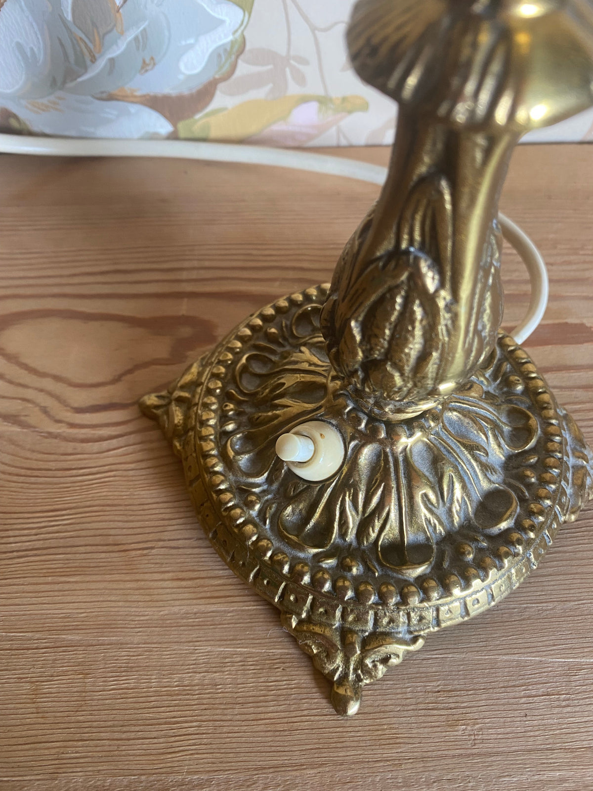 Bordslampa i mässing