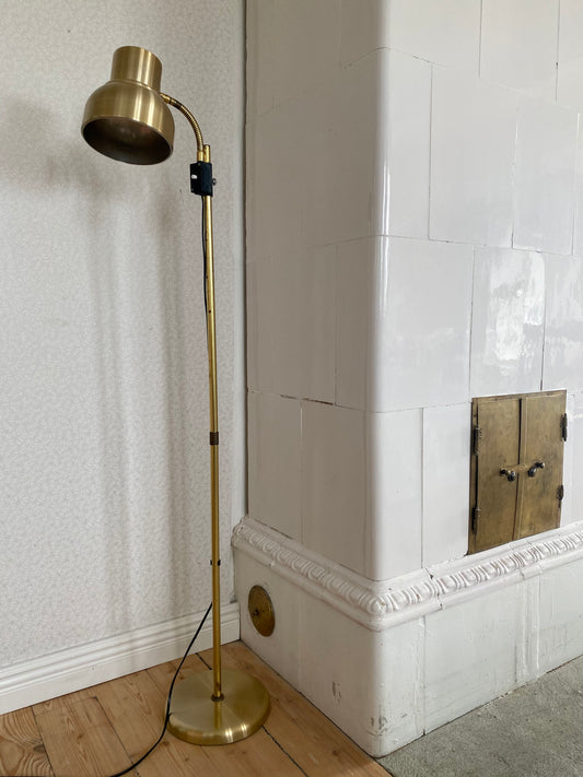 Golvlampa i mässing