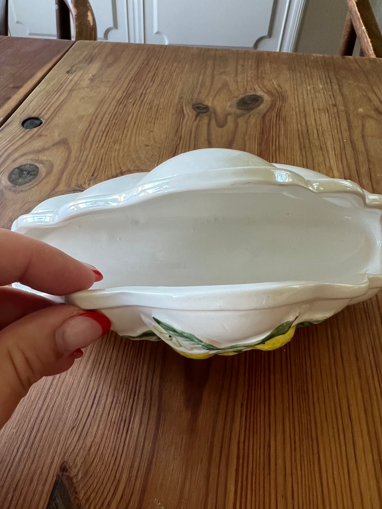 Servetthållare i porslin med citron
