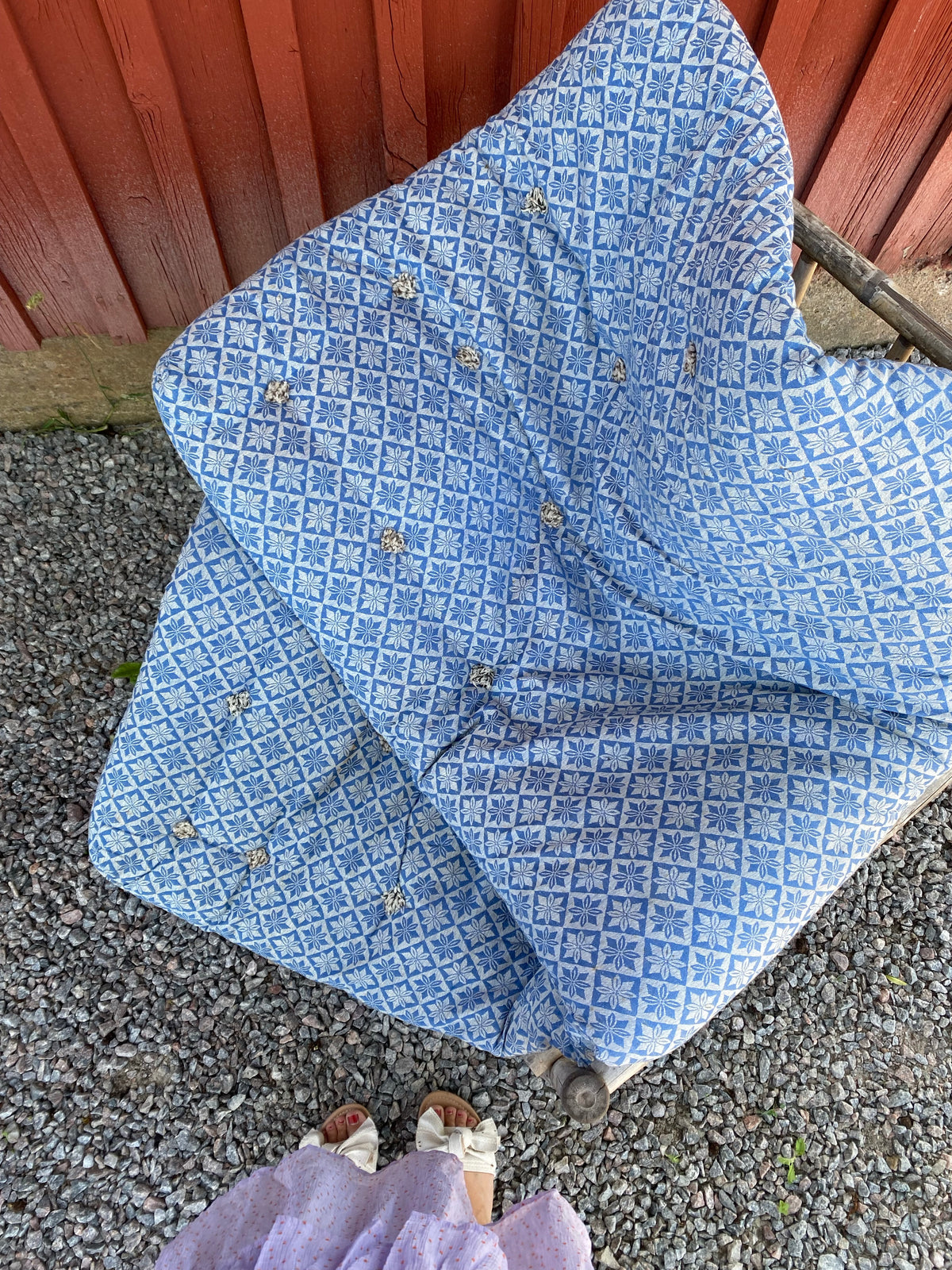 Originalmadrass i klassiska bolstermönstret i blåvitt