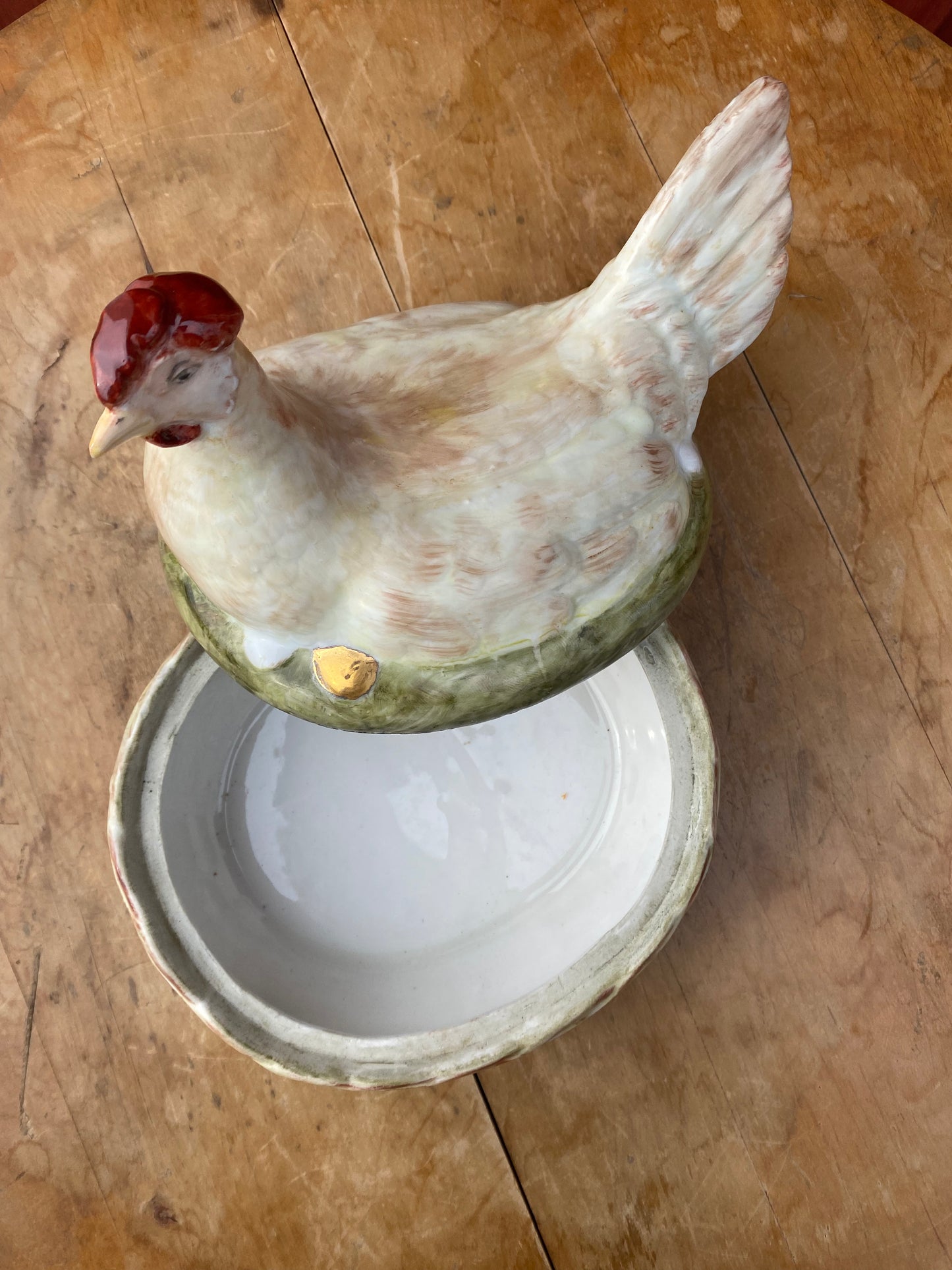 Tvådelad höna i porslin