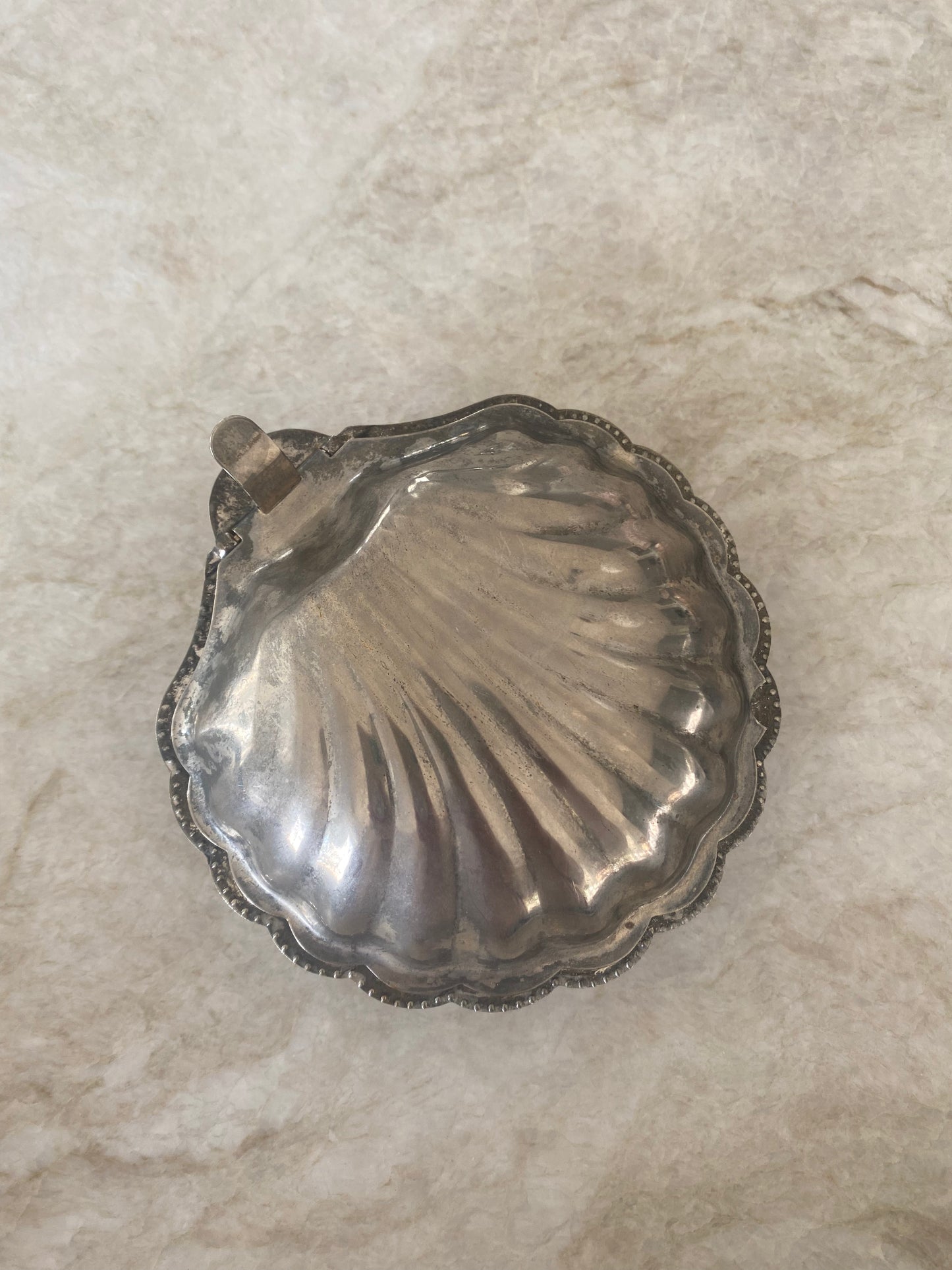 Snäckfat i silver med lock
