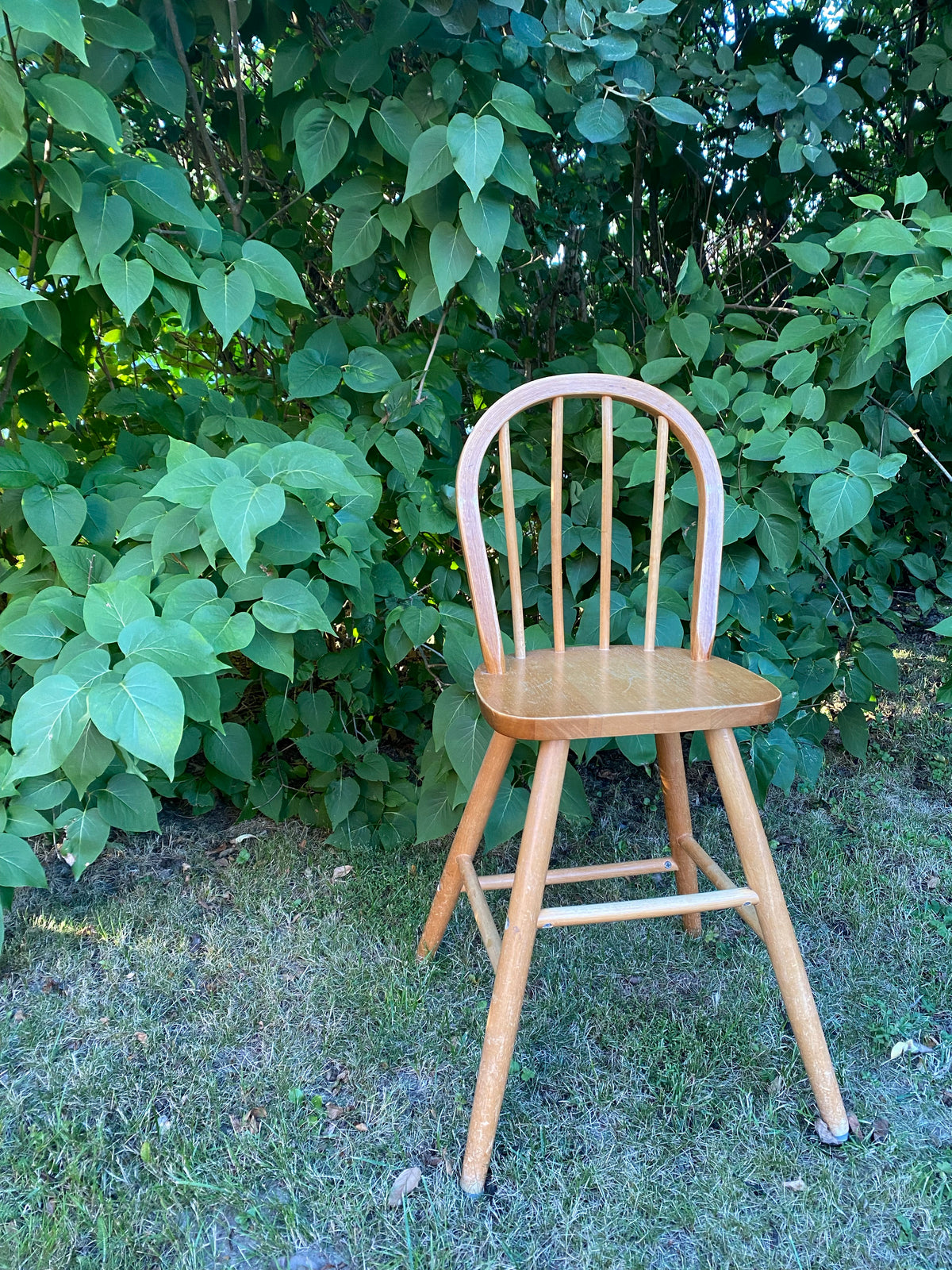 Charmig pinnstol för barn (finns två)